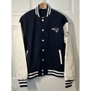 NEW ENGLAND PATRIOTS JACKET SIZE L SEASON TICKET HOLDER
